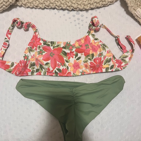 Roxy Floral Bikini Top with Green Bottom - Picture 1 of 4